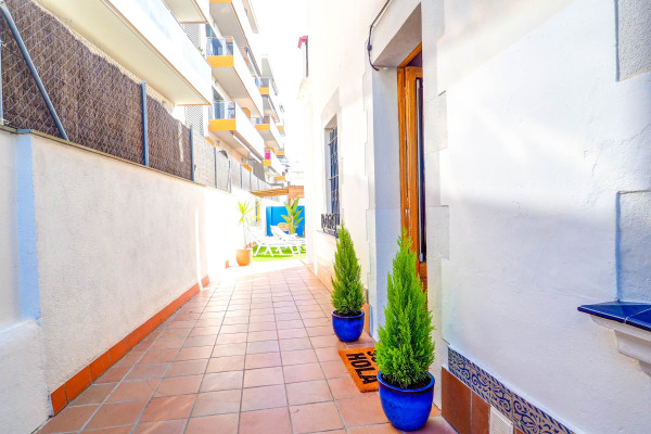 #11108 - The Beach House Paradise | Holiday Rentals | Hello Homes Sitges