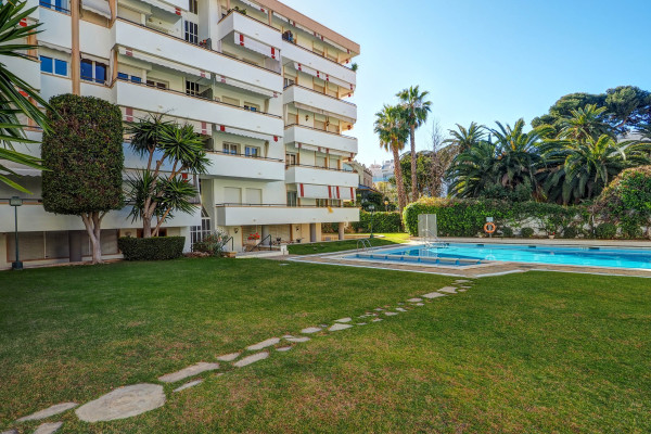 #11561 - Clarimar Apartment | Holiday Rentals | Hello Homes Sitges