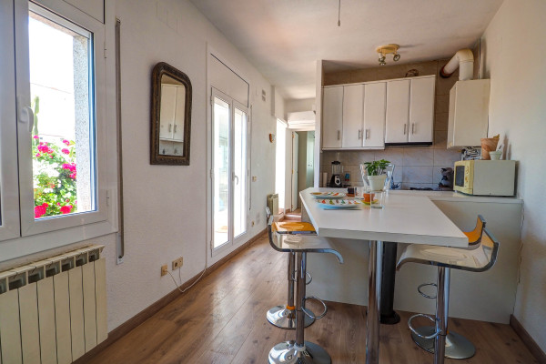 #11581 - Secret Garden Apartment | Holiday Rentals | Hello Homes Sitges