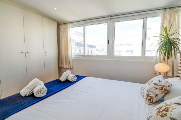 #11598 - Secret Garden Apartment | Holiday Rentals | Hello Homes Sitges