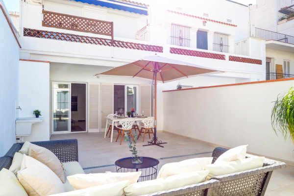 #13640 - Camelot Apartment | Holiday Rentals | Hello Homes Sitges