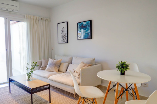 #13672 - Camelot Apartment | Holiday Rentals | Hello Homes Sitges