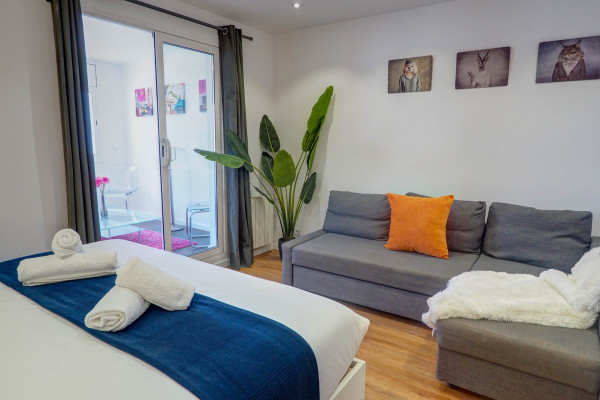 #16250 - The Moonlight Sea View | Holiday Rentals | Hello Homes Sitges