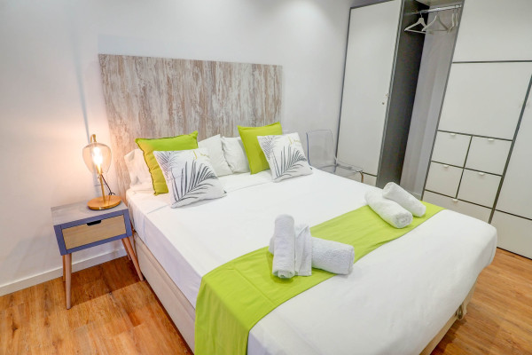 #16261 - The Moonlight Sea View | Holiday Rentals | Hello Homes Sitges