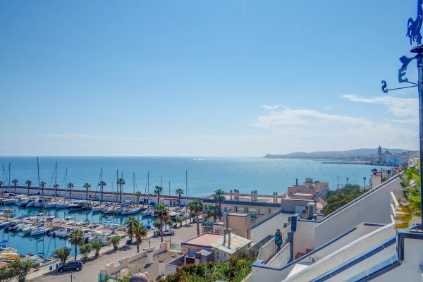 #16263 - The Moonlight Sea View | Holiday Rentals | Hello Homes Sitges