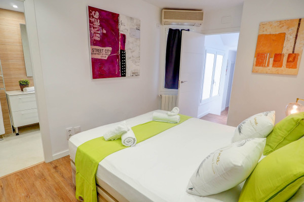 #16270 - The Moonlight Sea View | Holiday Rentals | Hello Homes Sitges