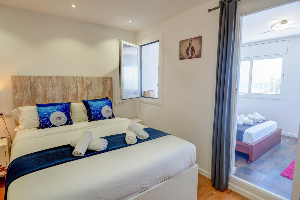 #16272 - The Moonlight Sea View | Holiday Rentals | Hello Homes Sitges