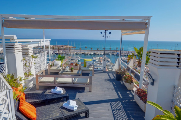 #16311 - The Moonlight Sea View | Holiday Rentals | Hello Homes Sitges