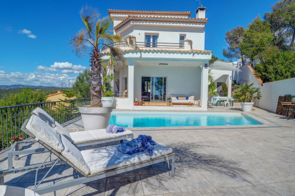#16499 - Villa Elysian | Holiday Rentals | Hello Homes Sitges