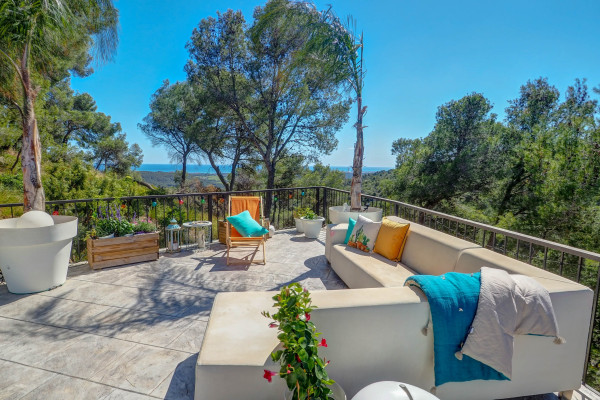 #16801 - Villa Elysian | Holiday Rentals | Hello Homes Sitges