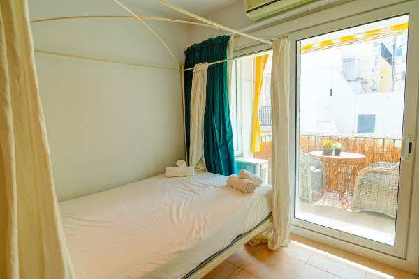 #17439 - The Loft | Holiday Rentals | Hello Homes Sitges