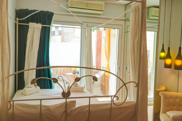 #17441 - The Loft | Holiday Rentals | Hello Homes Sitges