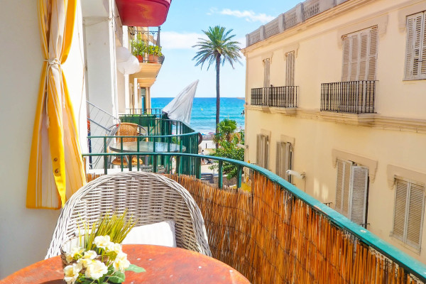 #17444 - The Loft | Holiday Rentals | Hello Homes Sitges