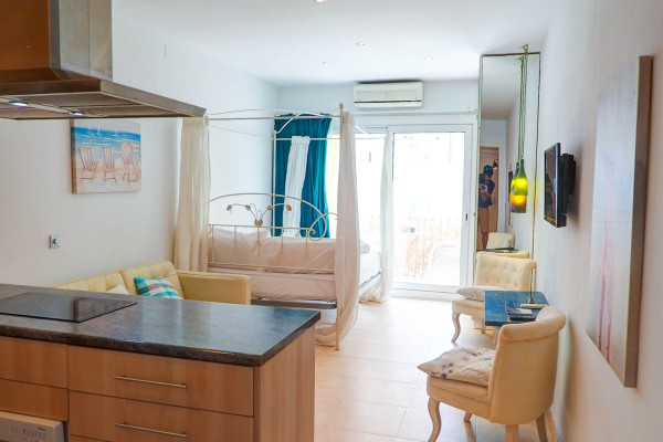 #17448 - The Loft | Holiday Rentals | Hello Homes Sitges