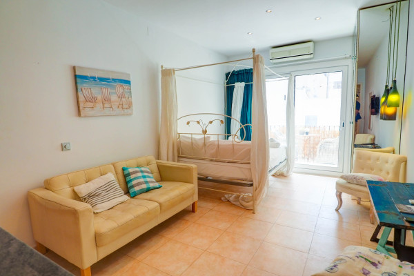 #17456 - The Loft | Holiday Rentals | Hello Homes Sitges