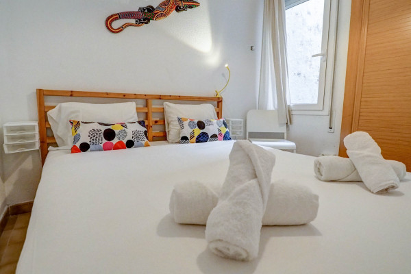 #27756 - Espalter Onyx | Holiday Rentals | Hello Homes Sitges