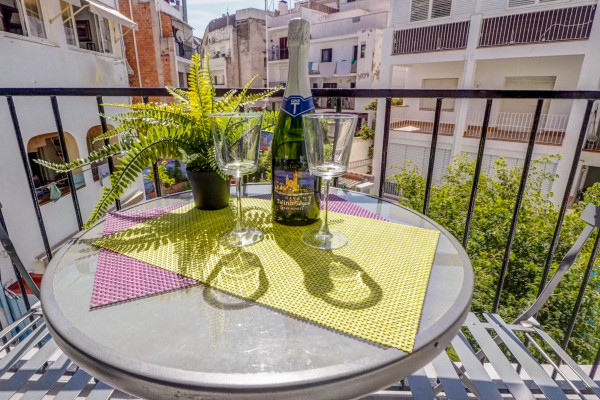 #27762 - Espalter Onyx | Holiday Rentals | Hello Homes Sitges