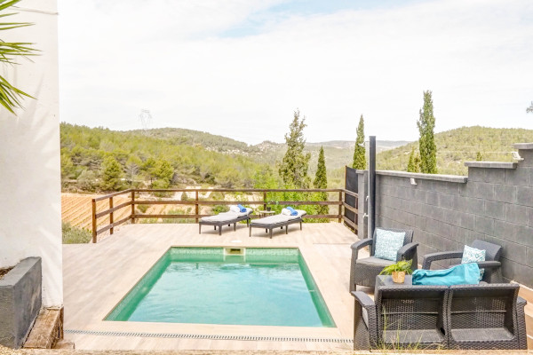 #27877 - Villa Papallona | Holiday Rentals | Hello Homes Sitges