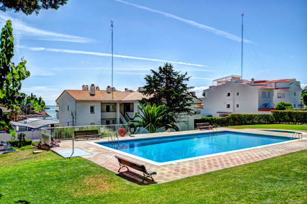 #29881 - The Beach Studio | Holiday Rentals | Hello Homes Sitges