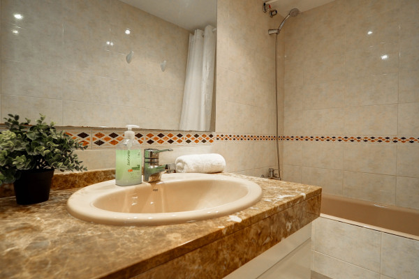 #30218 - Apartamento Burdeos | Holiday Rentals | Hello Homes Sitges
