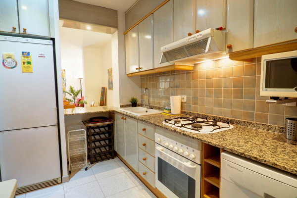#30235 - Apartamento Burdeos | Holiday Rentals | Hello Homes Sitges