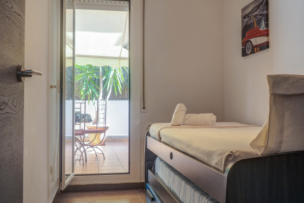 #33718 - Zafiro Apartment | Holiday Rentals | Hello Homes Sitges
