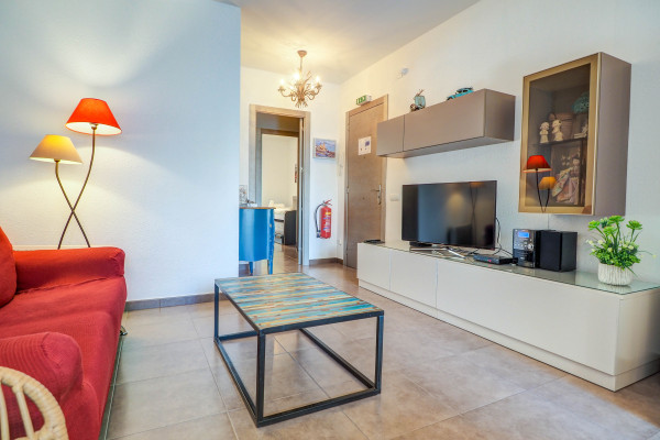 #33735 - Zafiro Apartment | バケーションレンタル | Hello Homes Sitges