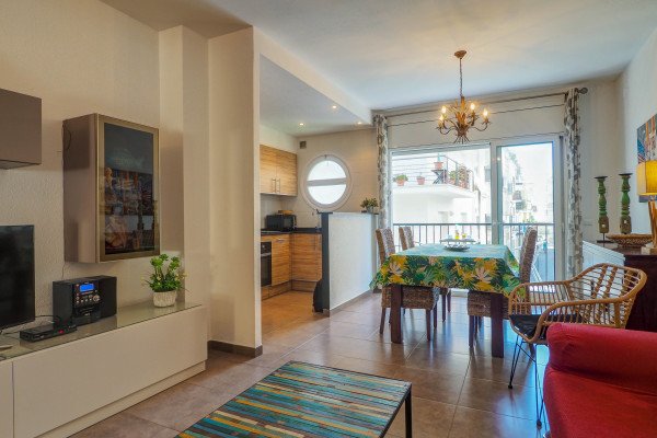 #33744 - Zafiro Apartment | Holiday Rentals | Hello Homes Sitges