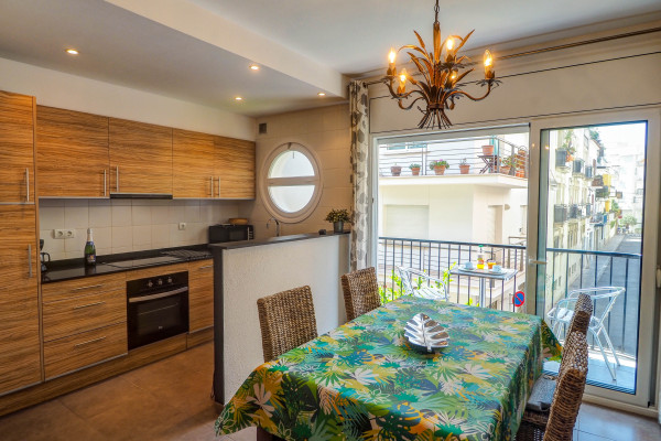 #33749 - Zafiro Apartment | Holiday Rentals | Hello Homes Sitges
