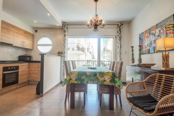 #33751 - Zafiro Apartment | Holiday Rentals | Hello Homes Sitges