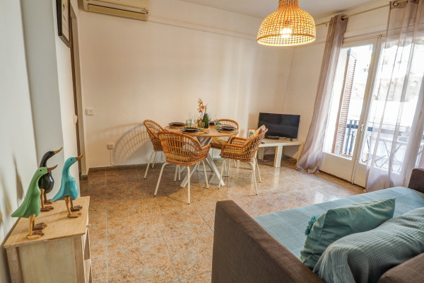 #37322 - Cervantes Apartment | Holiday Rentals | Hello Homes Sitges