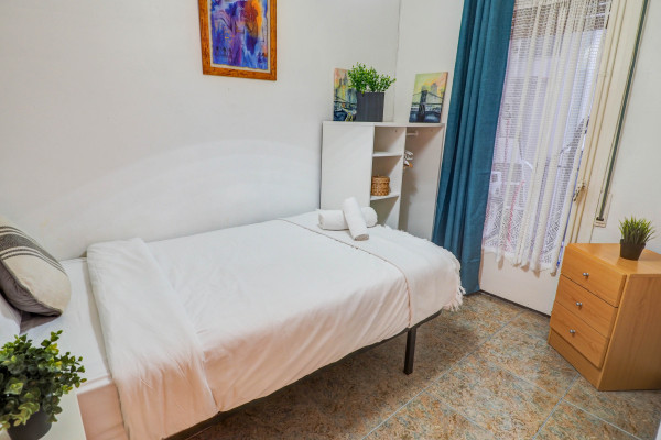 #37325 - Cervantes Apartment | Holiday Rentals | Hello Homes Sitges