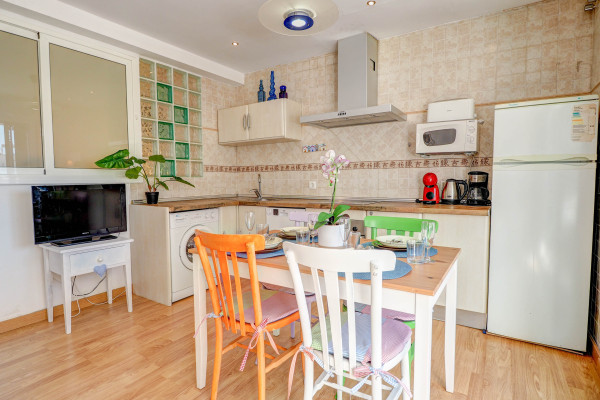 #37428 - Carmen Apartment | Holiday Rentals | Hello Homes Sitges