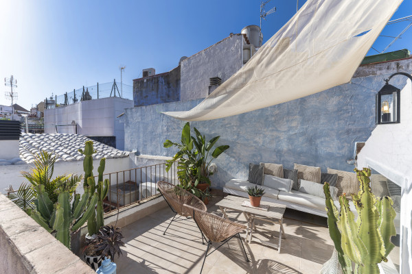 #38027 - Casa Azul | Holiday Rentals | Hello Homes Sitges
