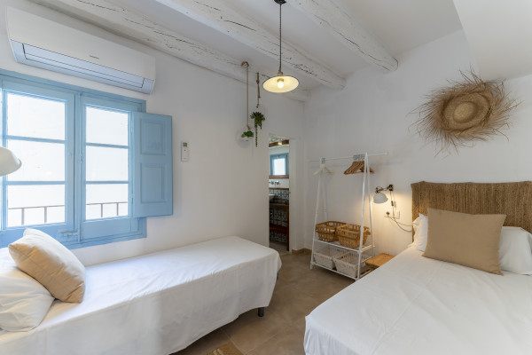 #38030 - Casa Azul | Holiday Rentals | Hello Homes Sitges