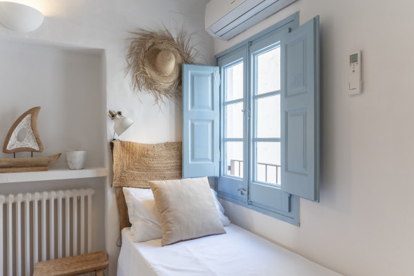 #38033 - Casa Azul | Holiday Rentals | Hello Homes Sitges