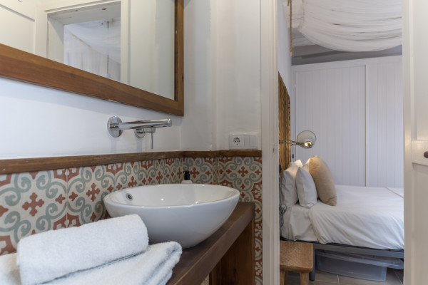 #38048 - Casa Azul | Holiday Rentals | Hello Homes Sitges