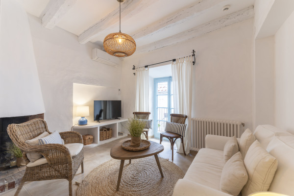 #38055 - Casa Azul | Holiday Rentals | Hello Homes Sitges