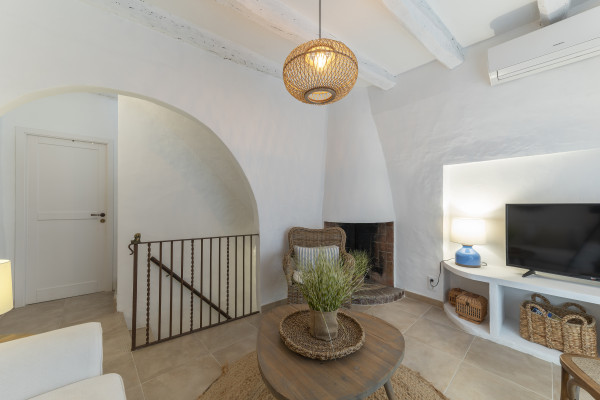 #38058 - Casa Azul | Holiday Rentals | Hello Homes Sitges