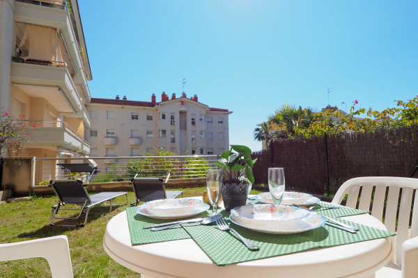 #38443 - Flip Flop Beach Apartment | Аренда для отпуска | Hello Homes Sitges