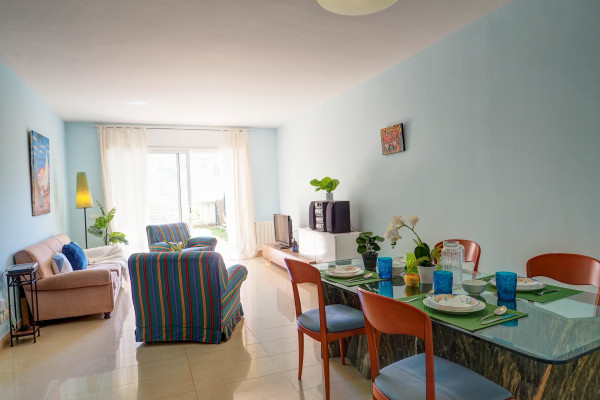 #38468 - Flip Flop Beach Apartment | Holiday Rentals | Hello Homes Sitges