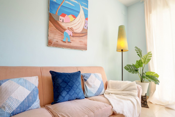 #38475 - Flip Flop Beach Apartment | Holiday Rentals | Hello Homes Sitges