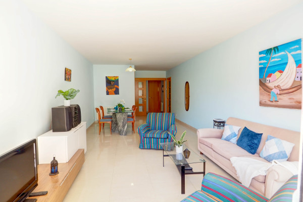 #38480 - Flip Flop Beach Apartment | Holiday Rentals | Hello Homes Sitges