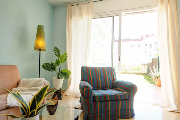 #38482 - Flip Flop Beach Apartment | Holiday Rentals | Hello Homes Sitges