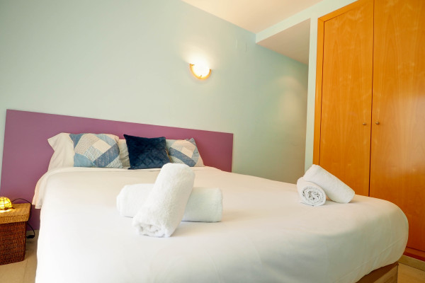 #38491 - Flip Flop Beach Apartment | Holiday Rentals | Hello Homes Sitges