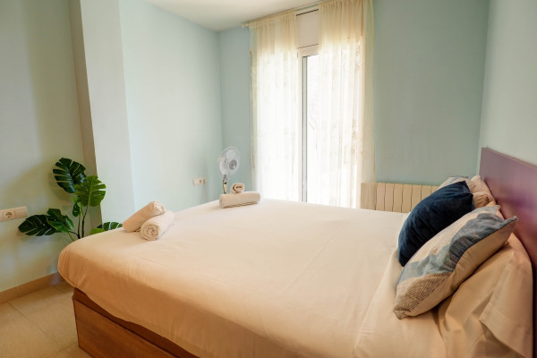 #38493 - Flip Flop Beach Apartment | Holiday Rentals | Hello Homes Sitges