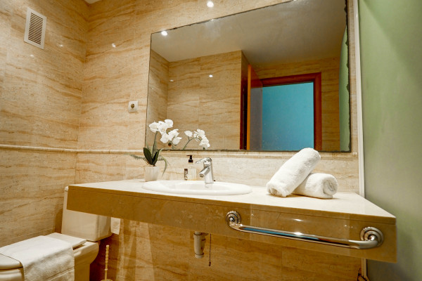 #38494 - Flip Flop Beach Apartment | Holiday Rentals | Hello Homes Sitges
