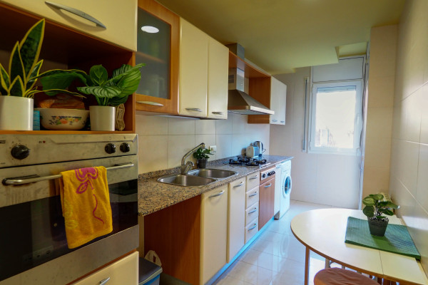 #38500 - Flip Flop Beach Apartment | Holiday Rentals | Hello Homes Sitges