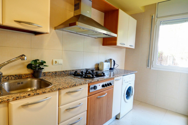 #38505 - Flip Flop Beach Apartment | Holiday Rentals | Hello Homes Sitges