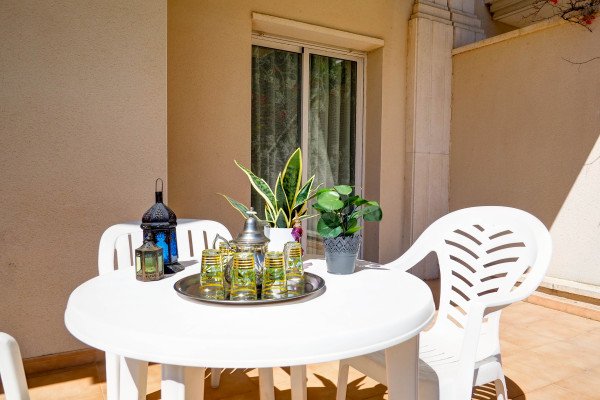 #38510 - Flip Flop Beach Apartment | Holiday Rentals | Hello Homes Sitges